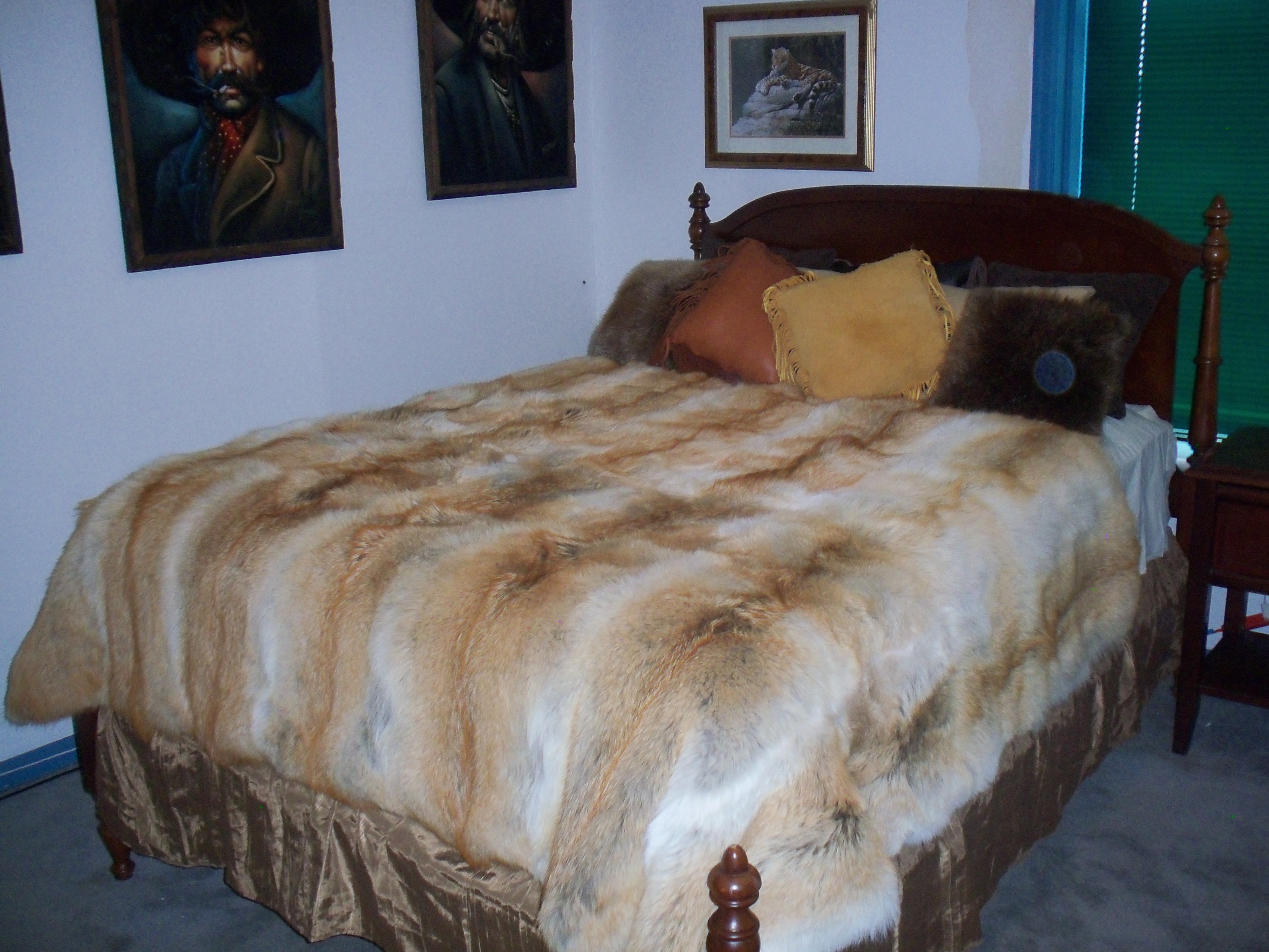 Double Face Coyote  Real Fur Throw - Blanket 